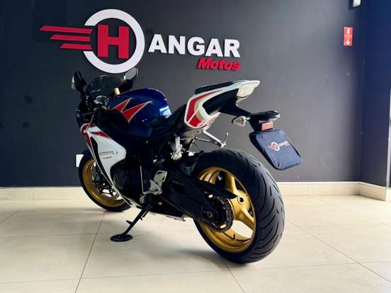 HONDA-CBR 1000RR FIREBLADE HONDA-CBR 1000RR FIREBLADE-2011