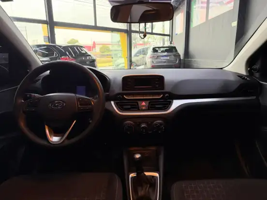 HYUNDAI-HB20-2023