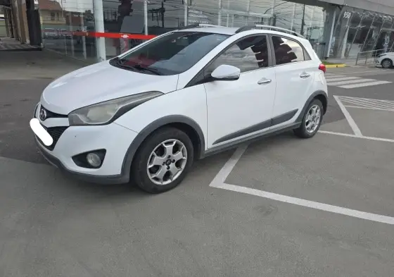 HYUNDAI HB20X 1.6 16V PREMIUM FLEX 4P AUTOMÁTICO