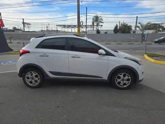 HYUNDAI HB20X 1.6 16V PREMIUM FLEX 4P AUTOMÁTICO