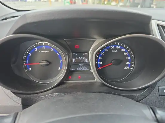 HYUNDAI-HB20X-1.6 16V PREMIUM FLEX 4P AUTOMÁTICO HYUNDAI-HB20X-2014