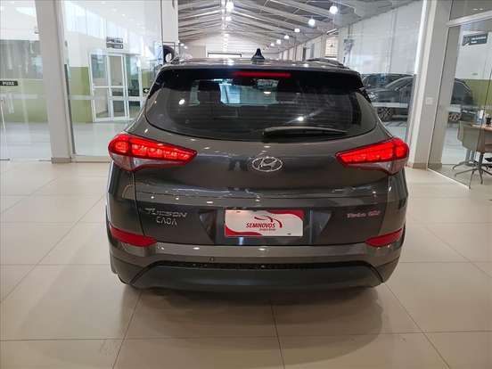 HYUNDAI-TUCSON-2021