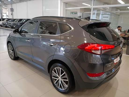 HYUNDAI-TUCSON-2021