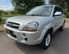 HYUNDAI TUCSON 2.0 MPFI GLS 16V 143CV 2WD FLEX 4P AUTOMÁTICO HYUNDAI TUCSON 2.0 MPFI GLS 16V 143CV 2WD FLEX 4P AUTOMÁTICO