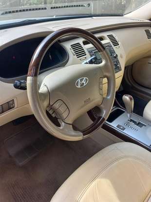 HYUNDAI-AZERA-2010