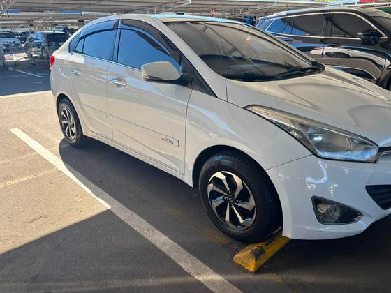HYUNDAI HB20S 1.6 PREMIUM 16V FLEX 4P AUTOMÁTICO