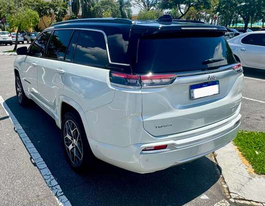 JEEP-COMMANDER-2022