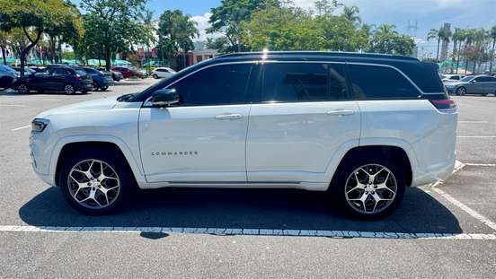 JEEP-COMMANDER-2022