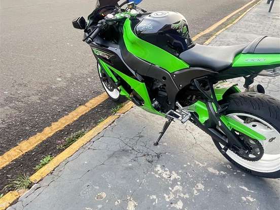 KAWASAKI-NINJA ZX-10R KAWASAKI-NINJA ZX-10R-2011