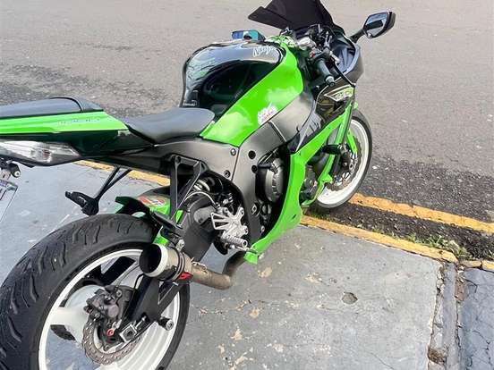 KAWASAKI-NINJA ZX-10R KAWASAKI-NINJA ZX-10R-2011