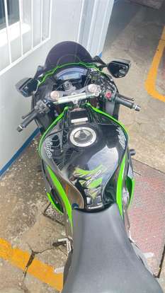 KAWASAKI-NINJA ZX-10R-2011