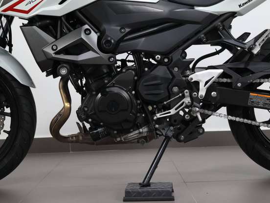 KAWASAKI-Z400-2021
