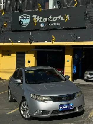 KIA CERATO 1.6 EX3 SEDAN 16V GASOLINA 4P MANUAL KIA CERATO 1.6 EX3 SEDAN 16V GASOLINA 4P MANUAL