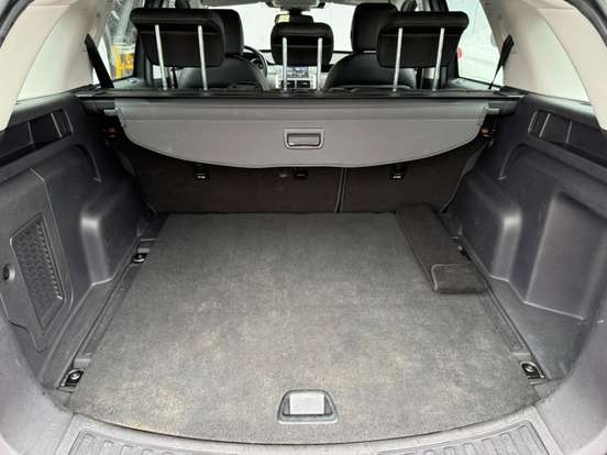 LAND ROVER-DISCOVERY SPORT-2016