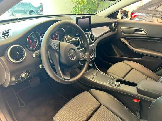 MERCEDES-BENZ-CLA 180-2018