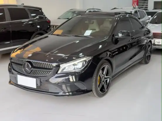 MERCEDES-BENZ-CLA 200-1.6 VISION 16V FLEX 4P AUTOMÁTICO MERCEDES-BENZ-CLA 200-2017