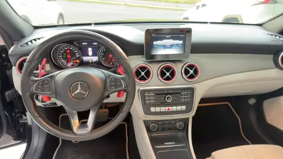 MERCEDES-BENZ-CLA 200-2017