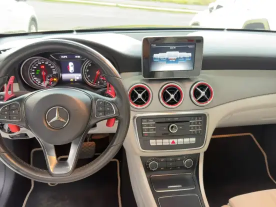 MERCEDES-BENZ-CLA 200-1.6 VISION 16V FLEX 4P AUTOMÁTICO MERCEDES-BENZ-CLA 200-2017