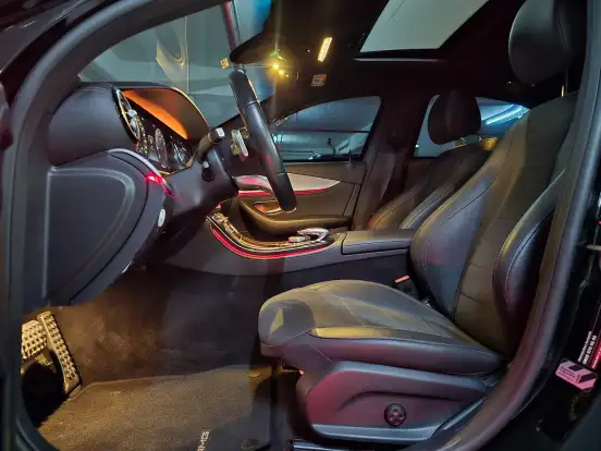 MERCEDES-BENZ-E 300-2020