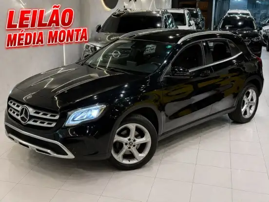 MERCEDES-BENZ-GLA 200-2020