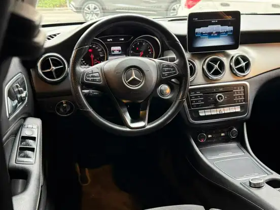 MERCEDES-BENZ-GLA 200-1.6 CGI FLEX ADVANCE 7G-DCT MERCEDES-BENZ-GLA 200-2020