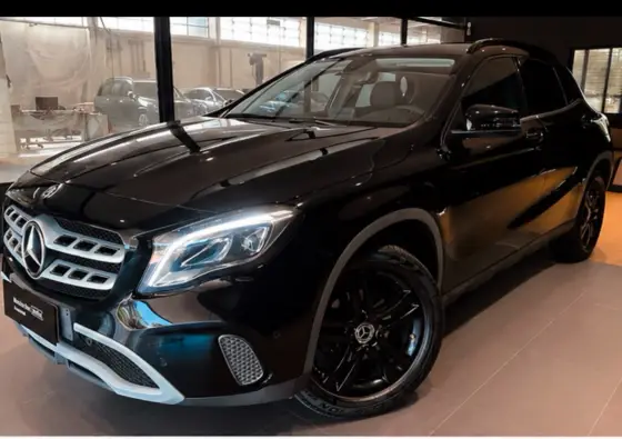 MERCEDES-BENZ GLA 200 1.6 CGI FLEX STYLE 7G-DCT