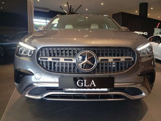 MERCEDES-BENZ-GLA 200-2026