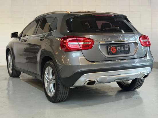 MERCEDES-BENZ-GLA 200-2016