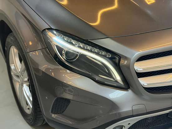 MERCEDES-BENZ-GLA 200-2016
