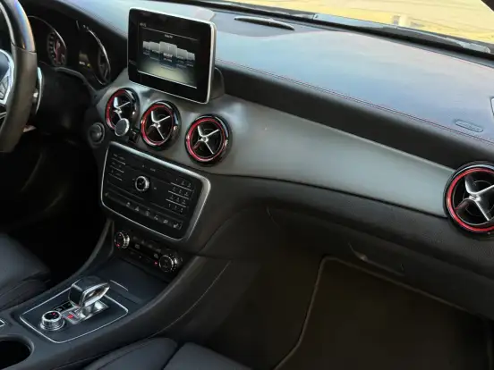 MERCEDES-BENZ-GLA 45 AMG-2016