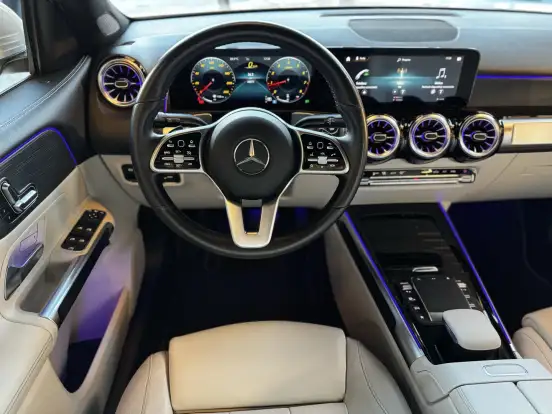 MERCEDES-BENZ-GLB 200-2021