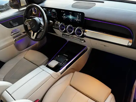 MERCEDES-BENZ-GLB 200-2021