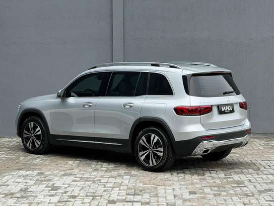 MERCEDES-BENZ-GLB 200-2021