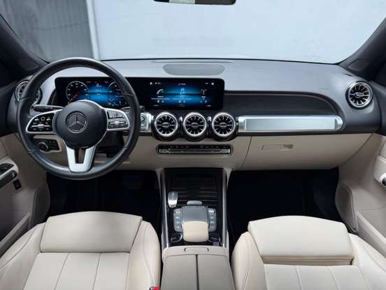 MERCEDES-BENZ-GLB 200-2021