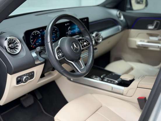 MERCEDES-BENZ-GLB 200-2021