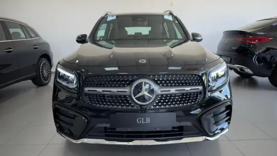 MERCEDES-BENZ GLB 220 2.0 MHEV AMG LINE 4MATIC 8G-DCT MERCEDES-BENZ GLB 220 2.0 MHEV AMG LINE 4MATIC 8G-DCT