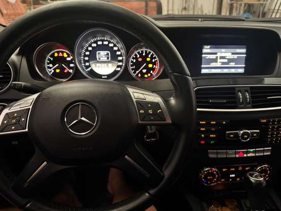 MERCEDES-BENZ-C 180-2012