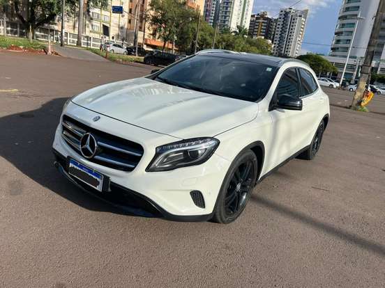 MERCEDES-BENZ-GLA 200-2014