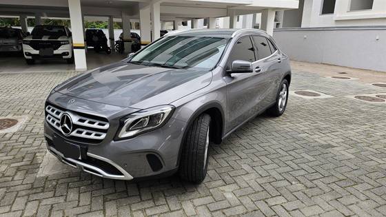 MERCEDES-BENZ GLA 200 1.6 CGI FLEX ADVANCE 7G-DCT