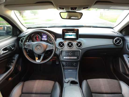 MERCEDES-BENZ-GLA 200-2018