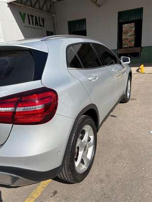 MERCEDES-BENZ-GLA 200-2019