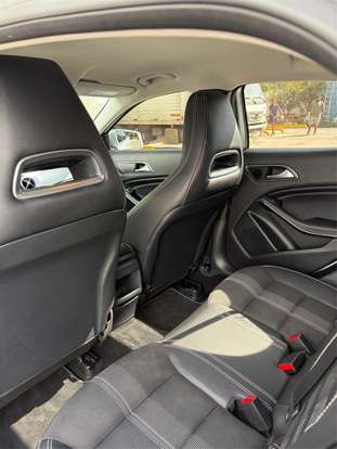 MERCEDES-BENZ-GLA 200-2019