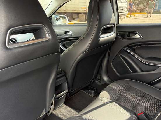 MERCEDES-BENZ-GLA 200-1.6 CGI FLEX ADVANCE 7G-DCT MERCEDES-BENZ-GLA 200-2019