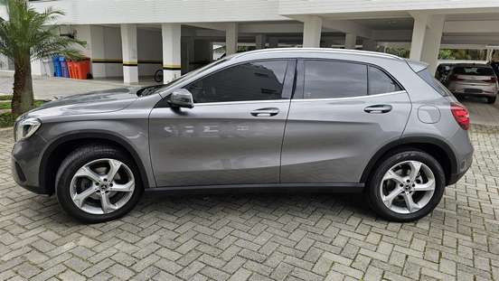 MERCEDES-BENZ-GLA 200-2018