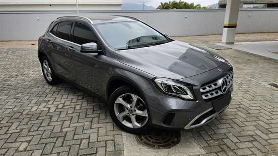 MERCEDES-BENZ-GLA 200-2018