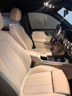 MERCEDES-BENZ-GLB 200-2021