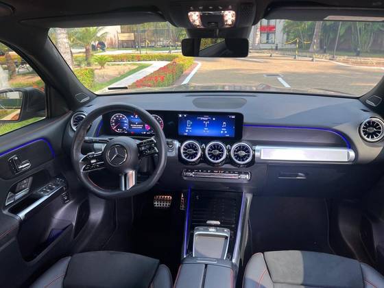 MERCEDES-BENZ GLB 220 2.0 MHEV AMG LINE 4MATIC 8G-DCT