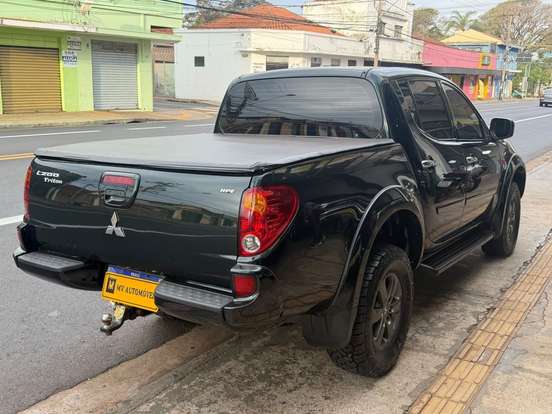 MITSUBISHI-L200 TRITON-2011