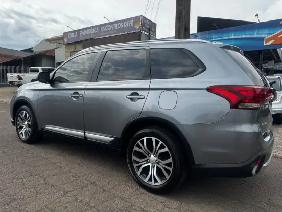 MITSUBISHI-OUTLANDER-2016