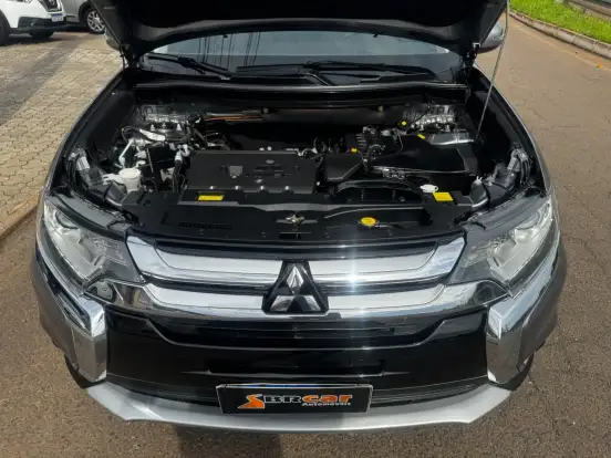MITSUBISHI-OUTLANDER-2016
